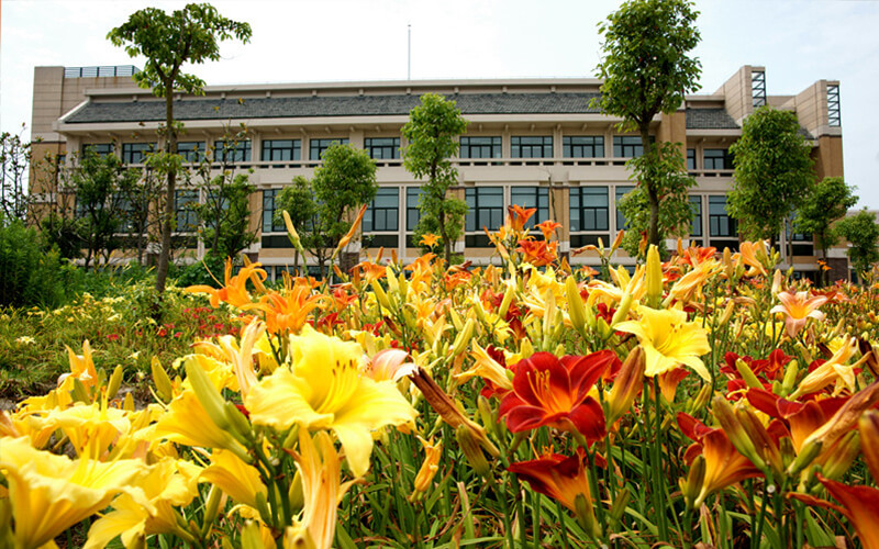 上海应用技术大学