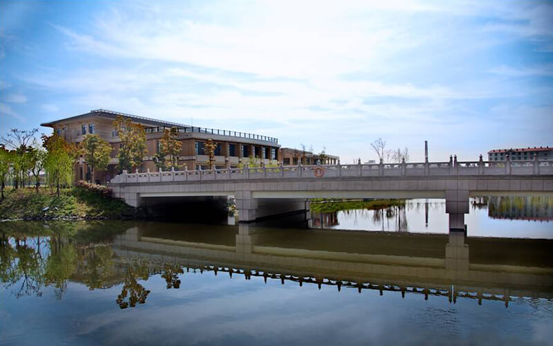 上海应用技术大学