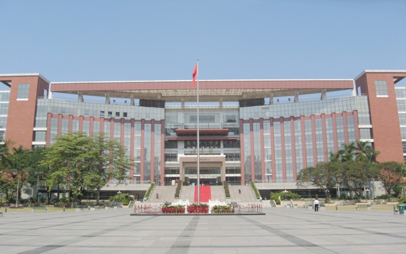 暨南大学