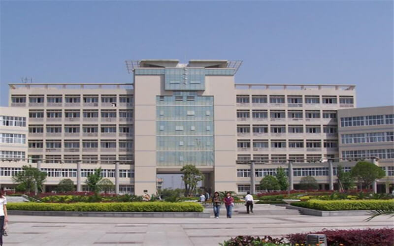 三峡大学科技学院