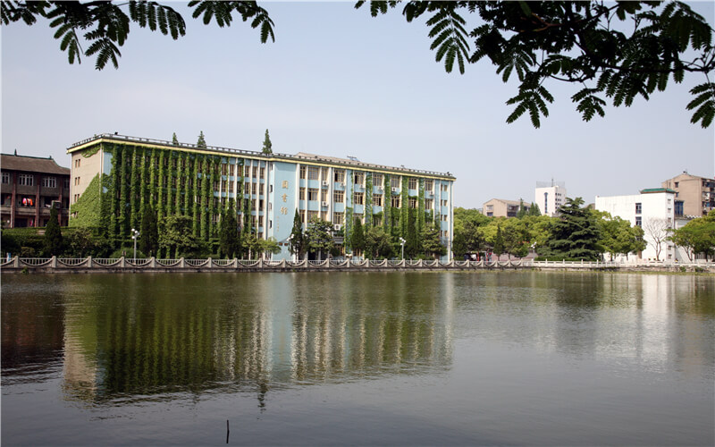 长江大学文理学院