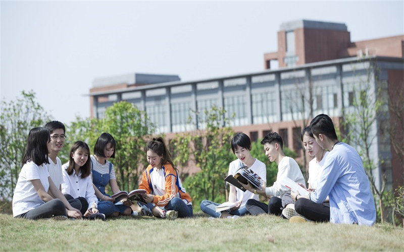 湖北商贸学院