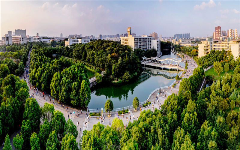 湖北经济学院