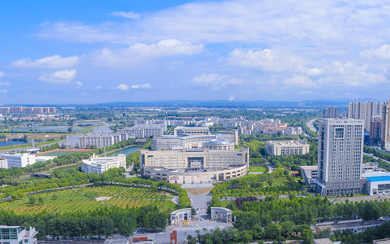 黄冈师范学院