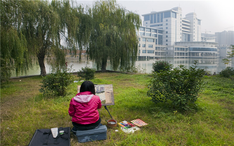 湖北工程学院