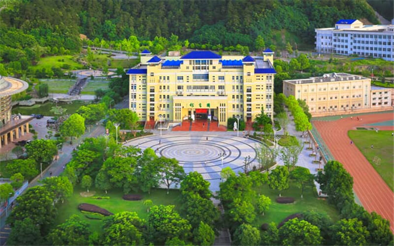 湖北医药学院