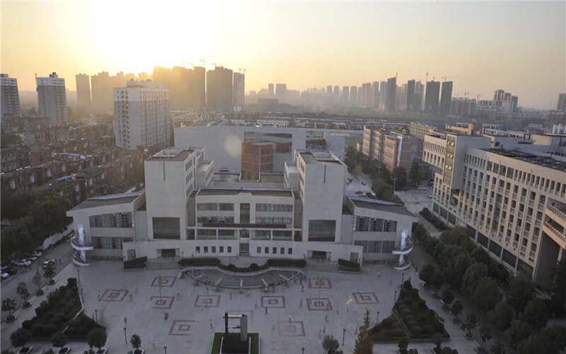 湖北工业大学