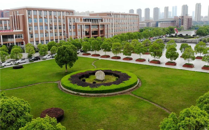 江西科技师范大学