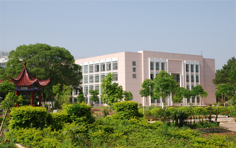 赣南师范大学