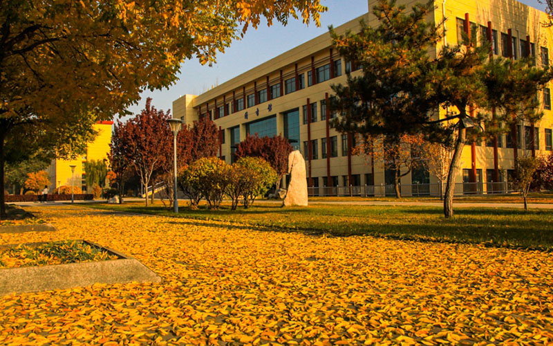 青海民族大学