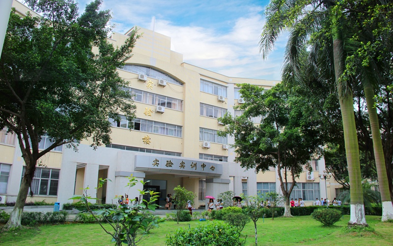 广州工商学院