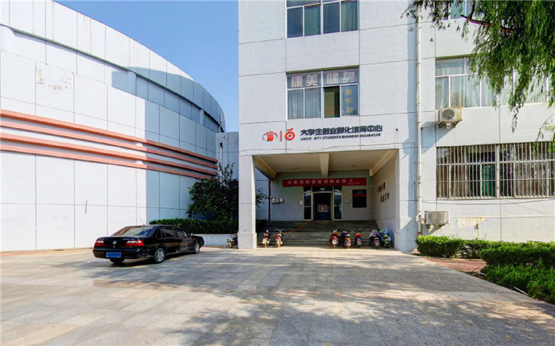 山东服装职业学院