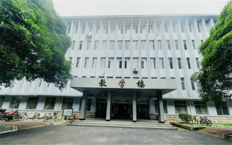 右江民族医学院