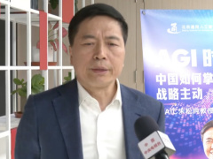 北京通用人工智能研究院院长朱松纯：AI行业缺的不是程序员，是文理工跨界通才
