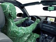 Waymo Ojai把Gemini AI塞进网约车：三屏各司其职，动动嘴就能调空调、查地标、请求靠边